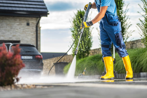 Best Concrete Pressure Washing  in Manistee, MI